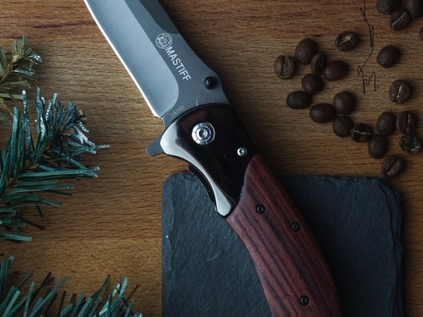 12 Exceptional Everyday Uses of Pocket Knives